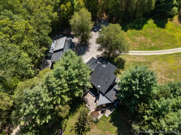 $975,000 | 564 Hubbard Road, Killingly, CT 06239
