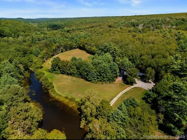 $975,000 | 564 Hubbard Road, Killingly, CT 06239