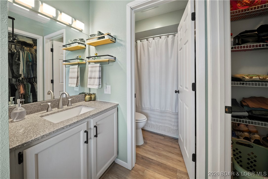 2500 Bay Point Lane, Unit 721 Osage Beach, MO 65065 - Photo 20 of 45 Primary Bathroom