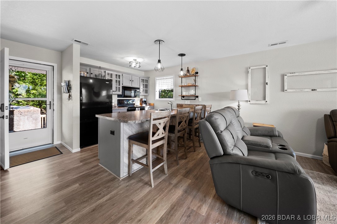 2500 Bay Point Lane, Unit 721 Osage Beach, MO 65065 - Photo 9 of 45 Kitchen