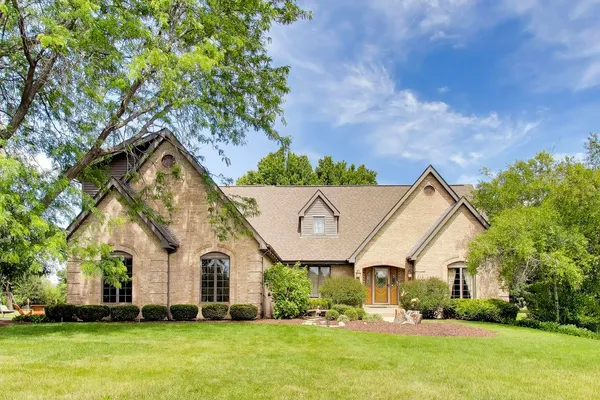 $700,000 | 214 Red Bud Circle, Sleepy Hollow, IL 60118