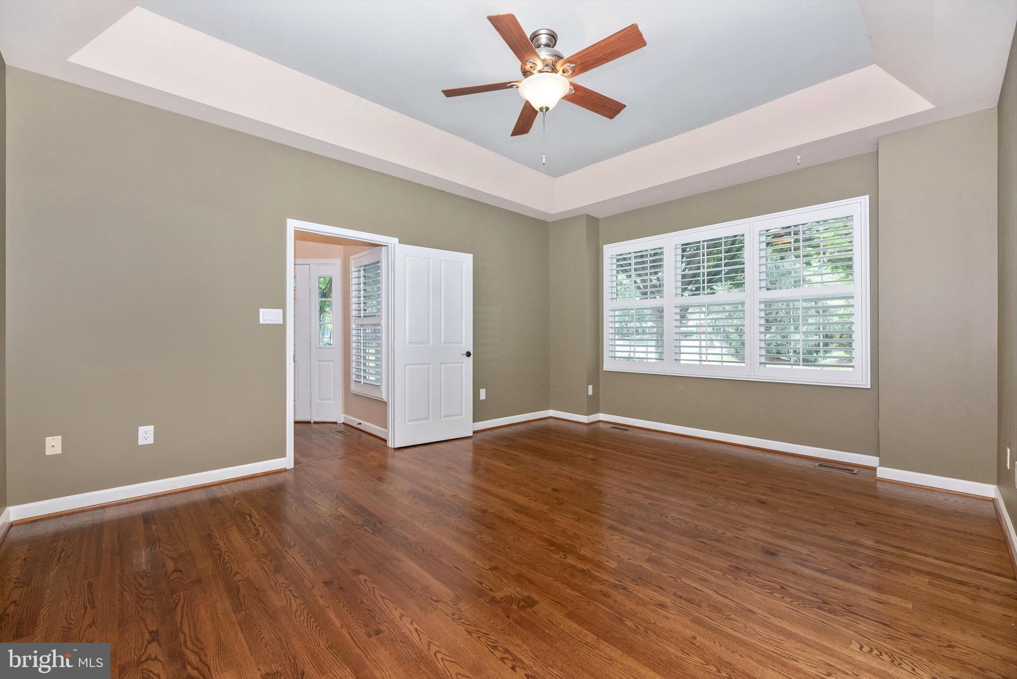 2442-5 Five Shillings Road Frederick, MD 21701 - Photo 17 of 44 Tray Ceiling and Ceiling Fan