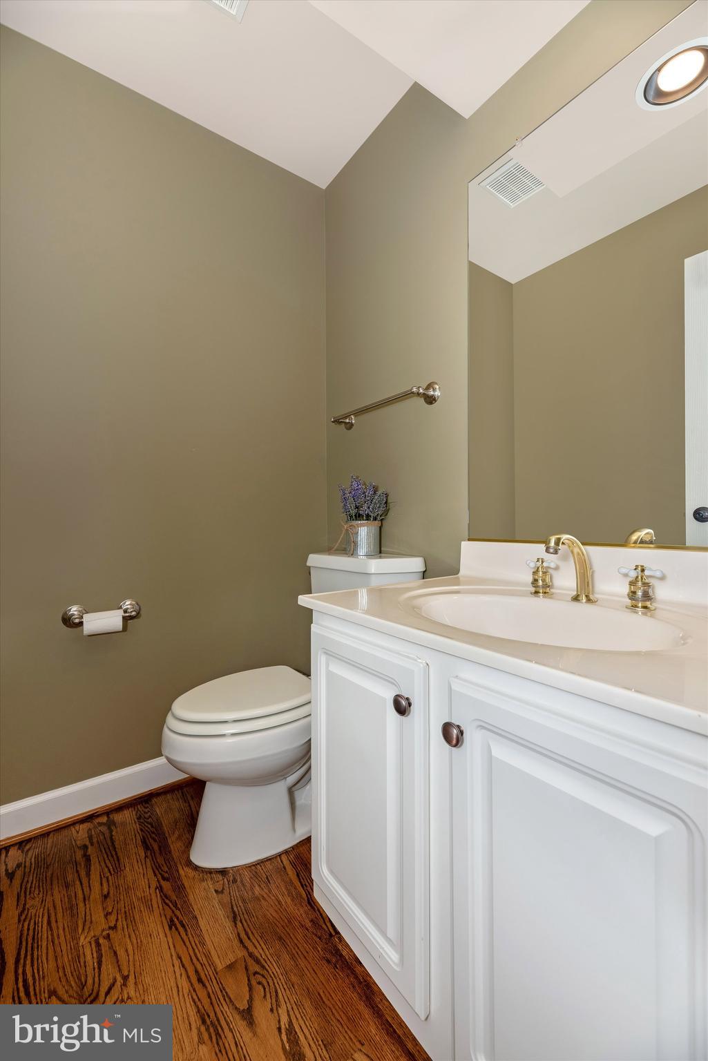 2442-5 Five Shillings Road Frederick, MD 21701 - Photo 22 of 44 Powder Room