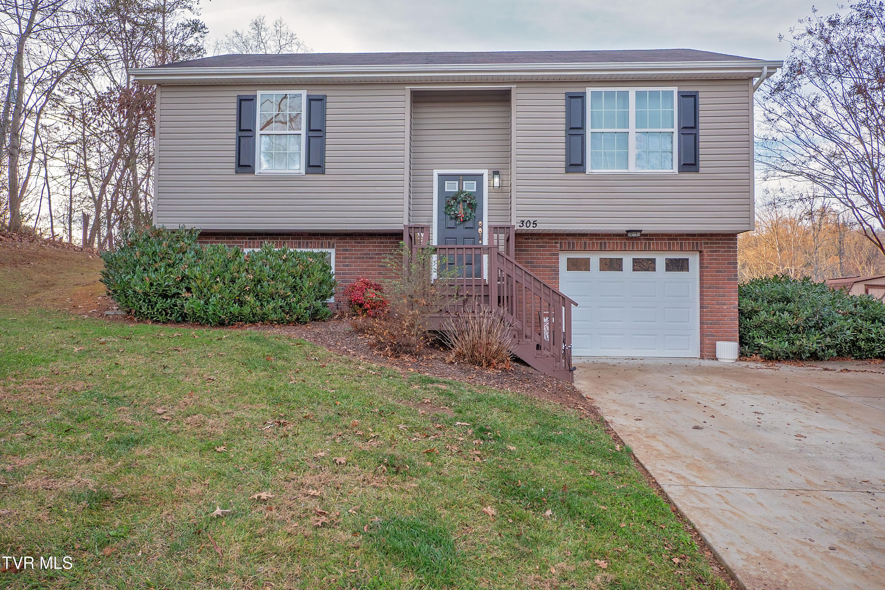305 Pactolus Road Kingsport, TN 37664 - Photo 1 of 44 P1650521
