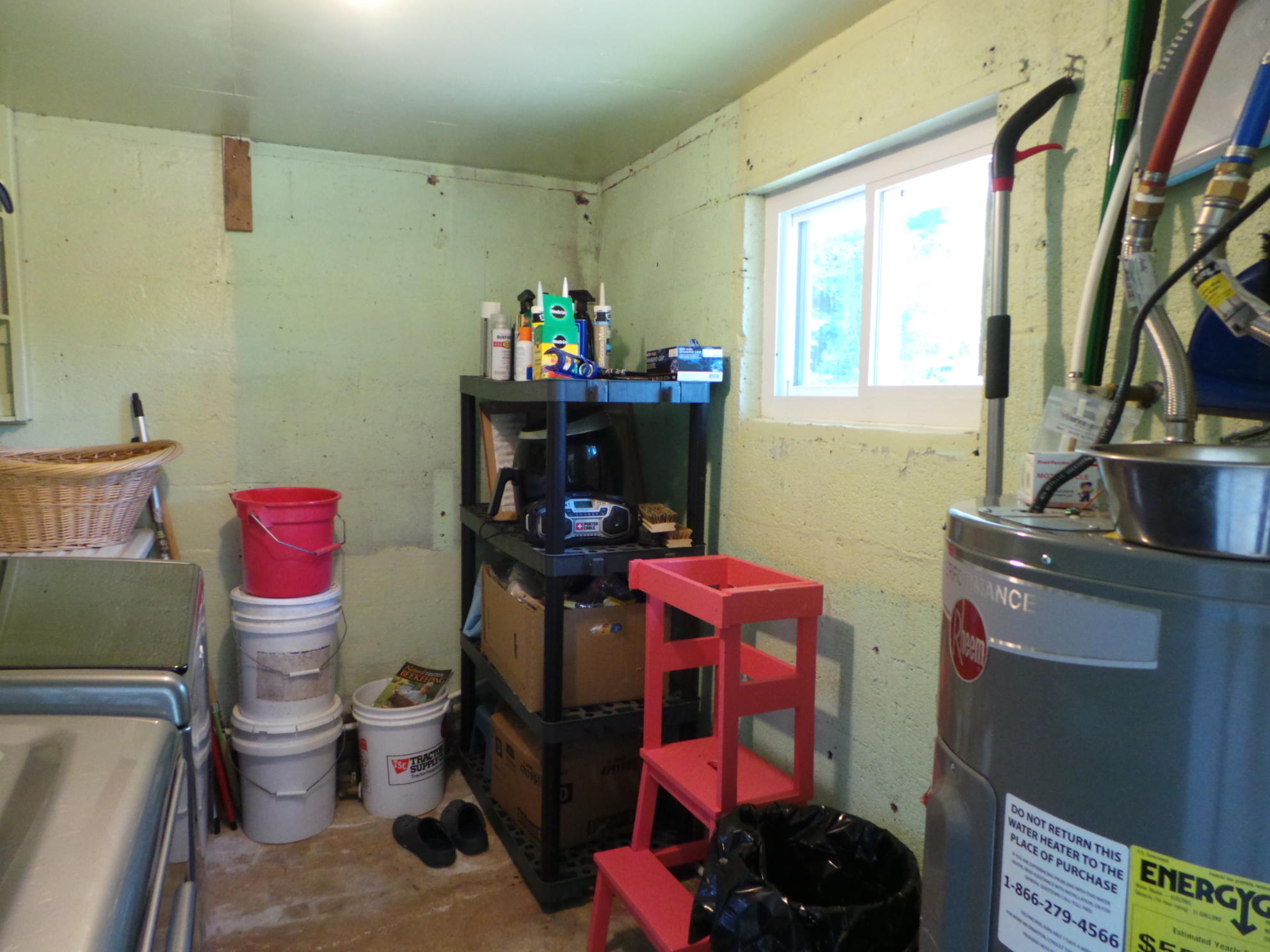 1905 Boozy Creek Road Bristol, VA 24202 - Photo 84 of 130 LAUNDDRY ROOM & STORAGE