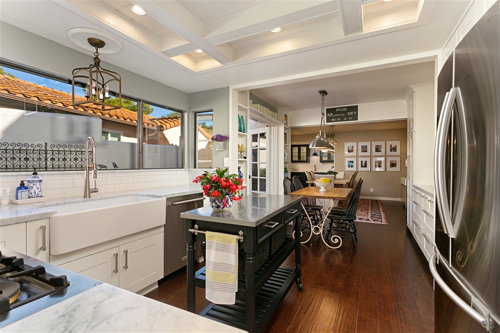 3725 Carnation Glen Escondido, CA 92025 - Photo 7 of 25