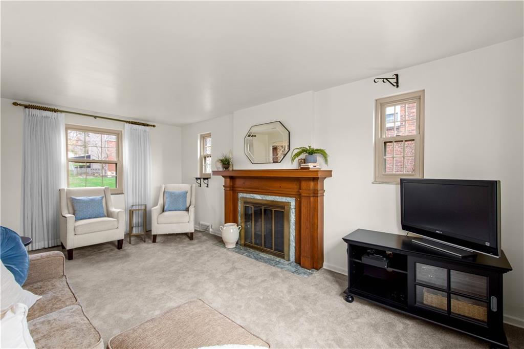 2027 Brookfield Road Pittsburgh, PA 15243 - Photo 4 of 32 Gallery Image 4