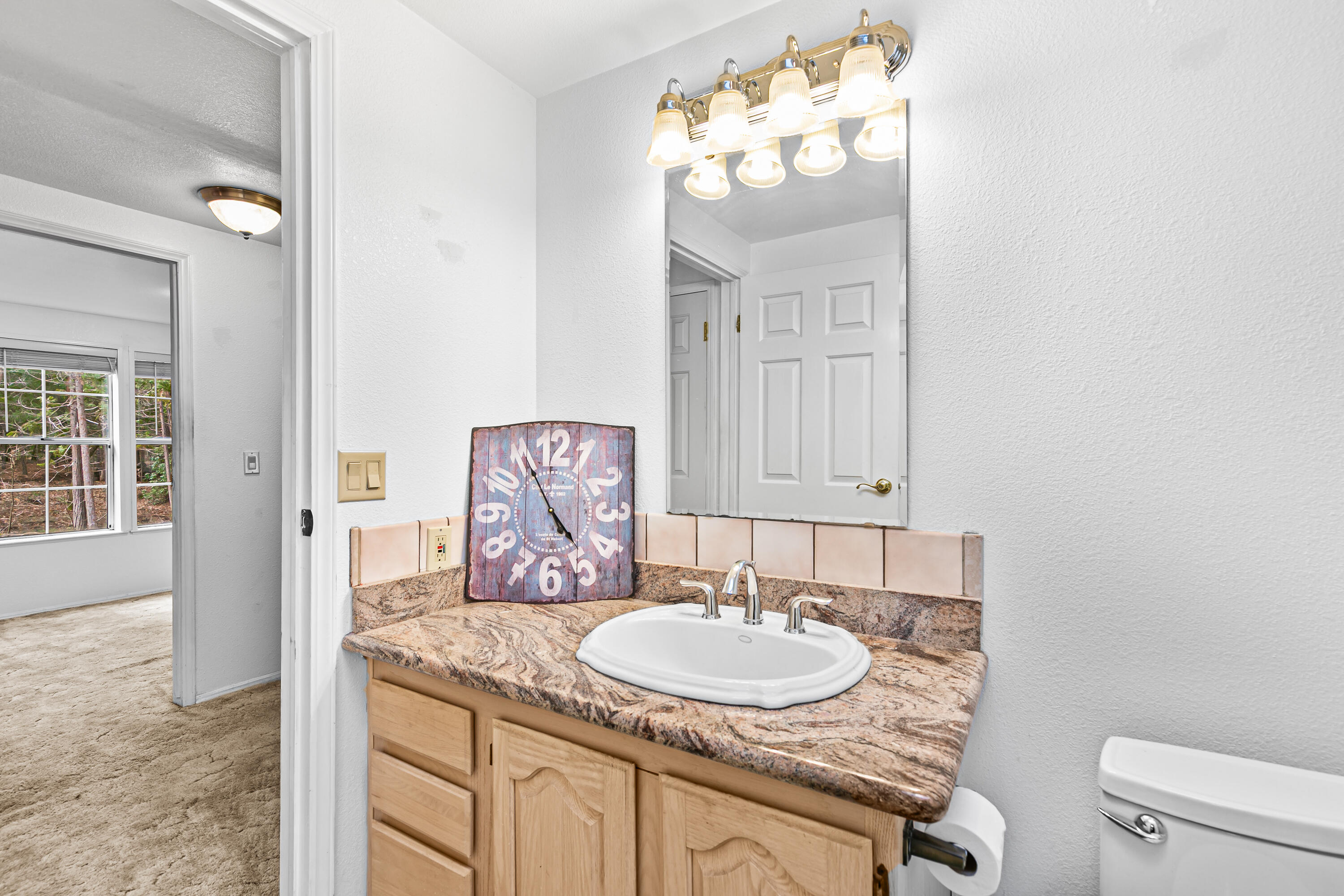 3610 Pleasant Creek Road Rogue River, OR 97537 - Photo 66 of 110 House 2 guest bathroom