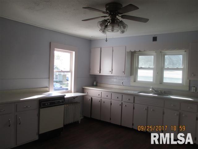 1011 Linden Street Delavan, IL 61734 - Photo 2 of 7