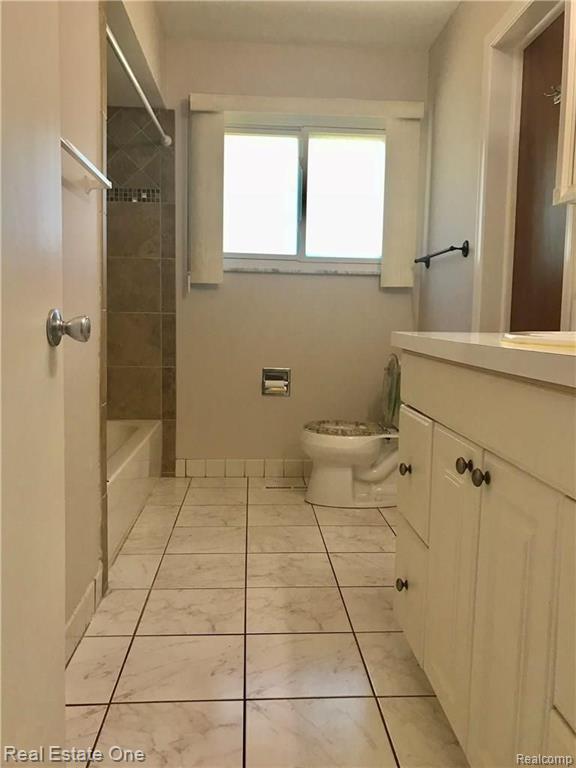 32501 West 13 Mile Road Farmington, MI 48334 - Photo 11 of 20