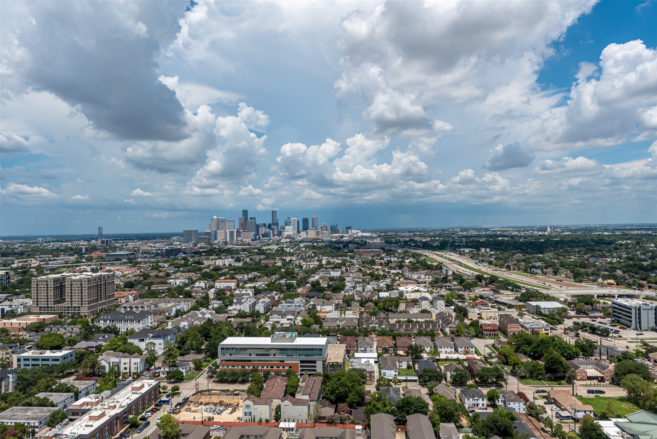 1701 Hermann Drive, Unit 34L Houston, TX 77004 - Photo 13 of 37 Rise and shine.