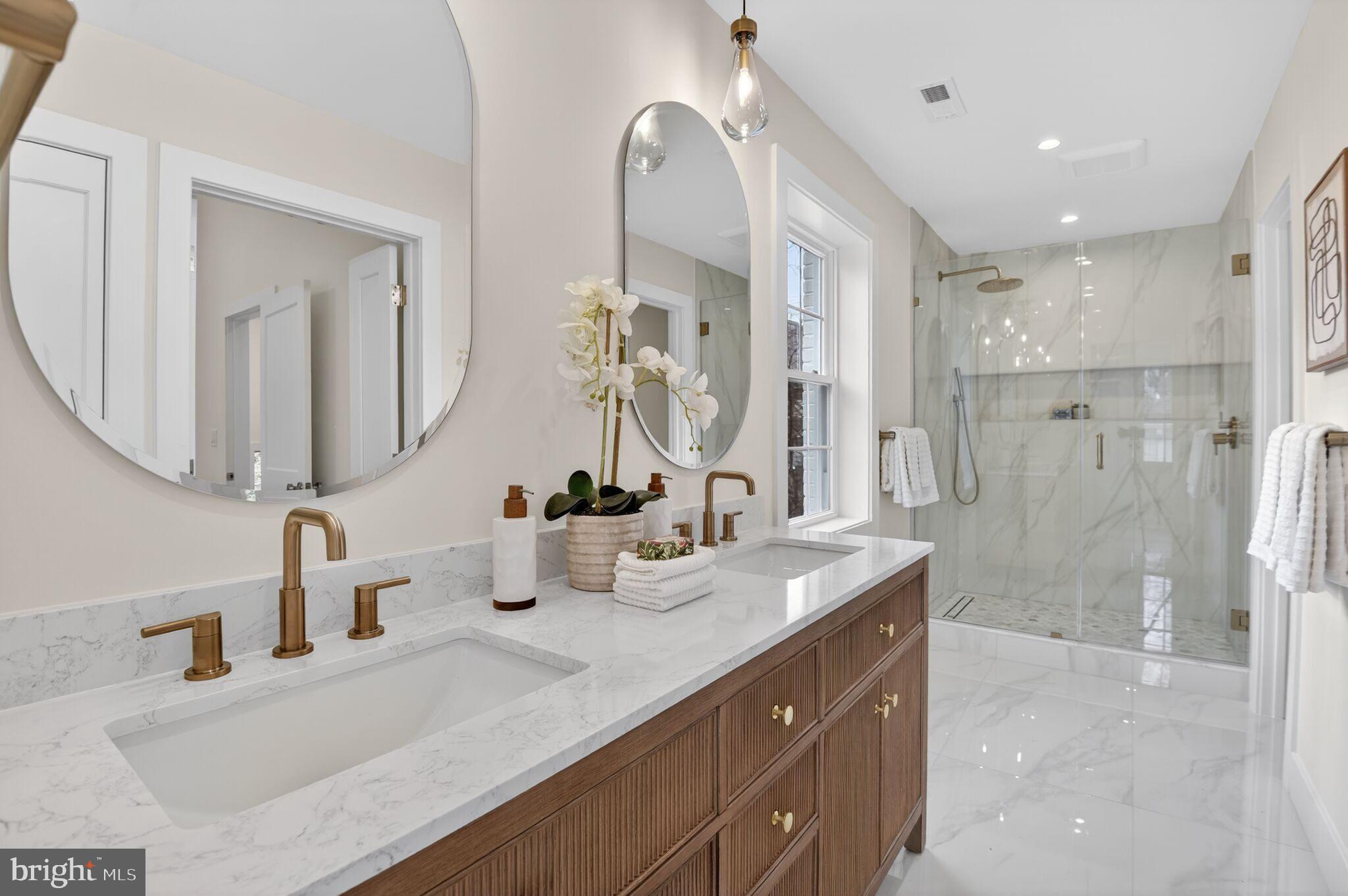 3637 Tilden Street Northwest Washington, DC 20008 - Photo 29 of 48 Primary Bathroom w/WC