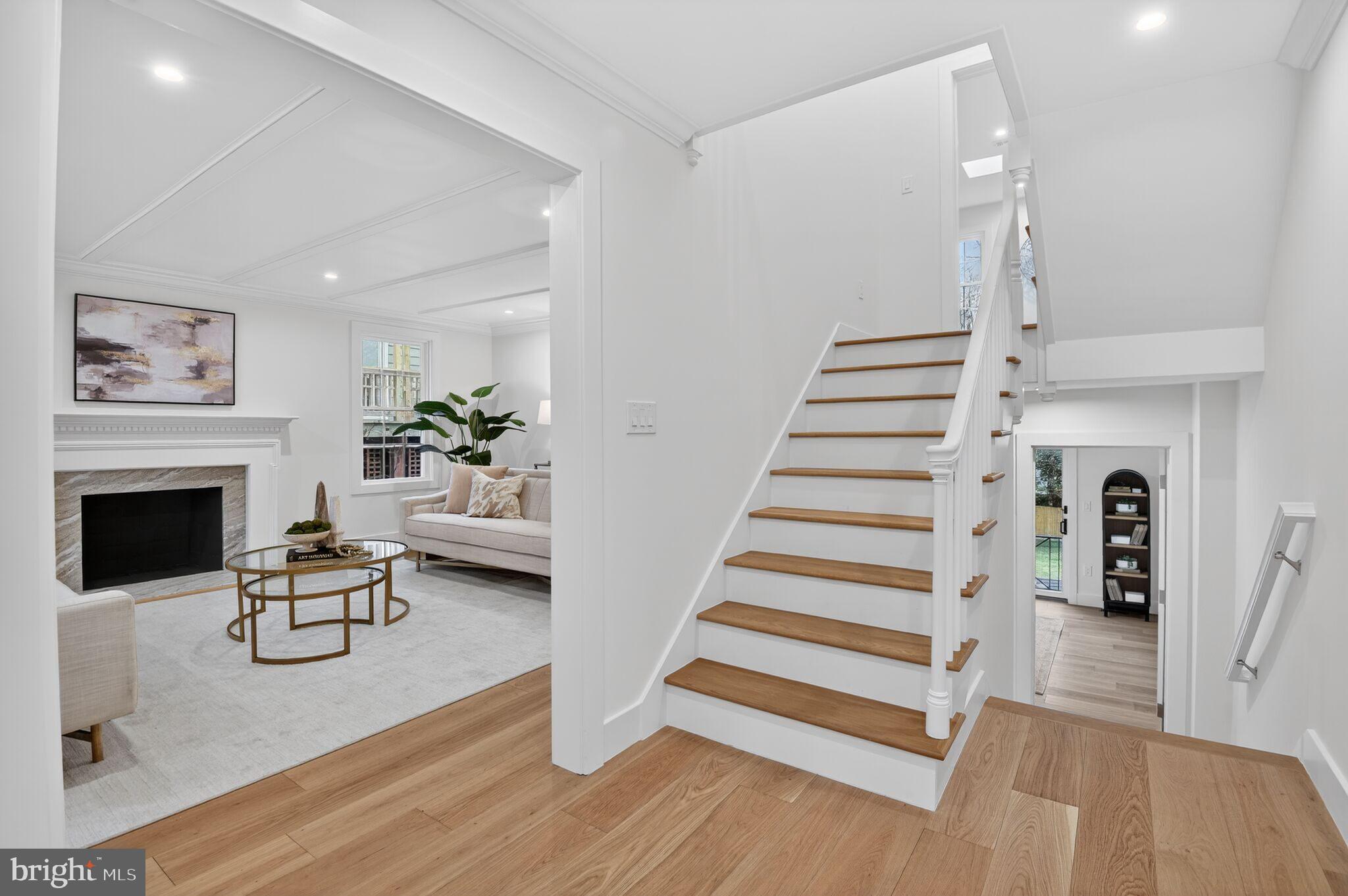 3637 Tilden Street Northwest Washington, DC 20008 - Photo 5 of 49 Entry | Foyer