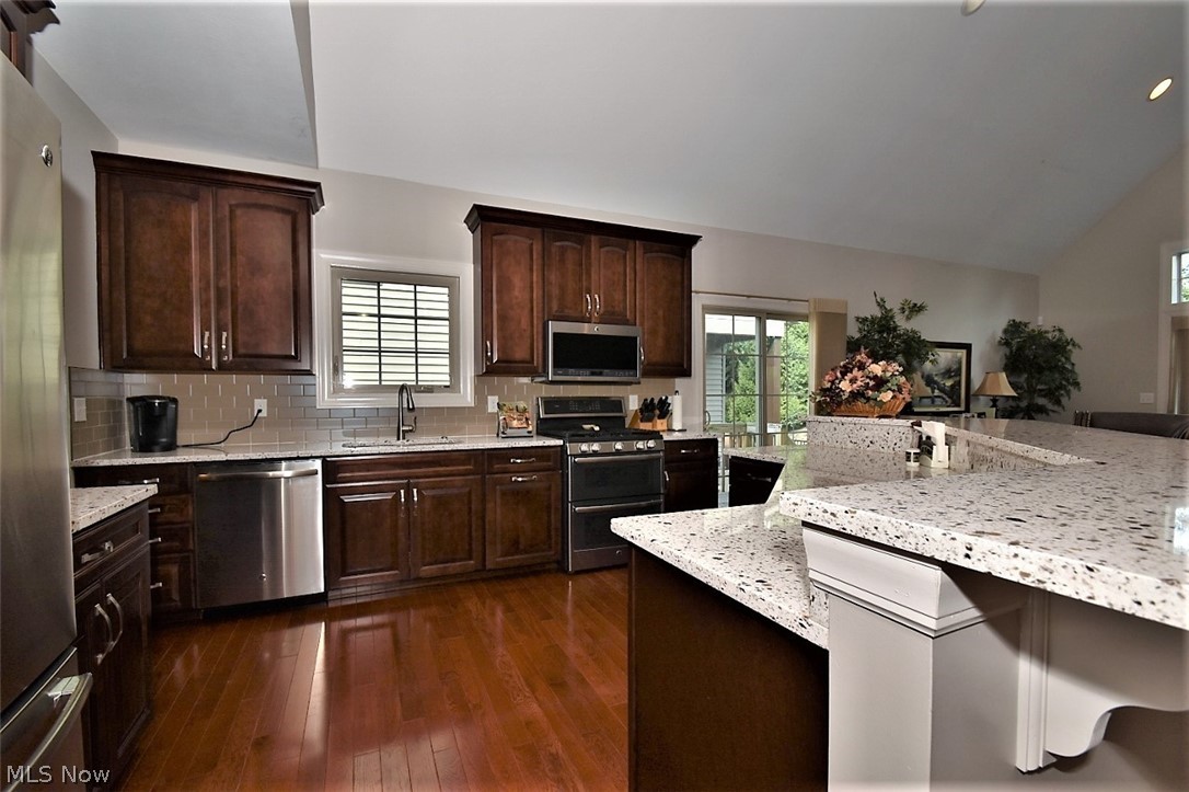 5125 River Creek Road Cleveland, OH 44124 - Photo 5 of 33 Spacious and open cook's kitchen with granite and stainless appliances.