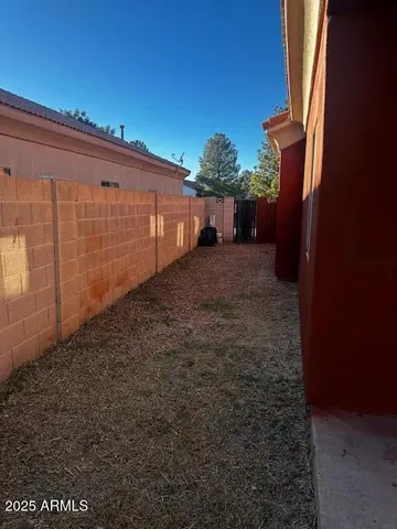 $1,900 | 3449 North Placita Herradura, Douglas, AZ 85607