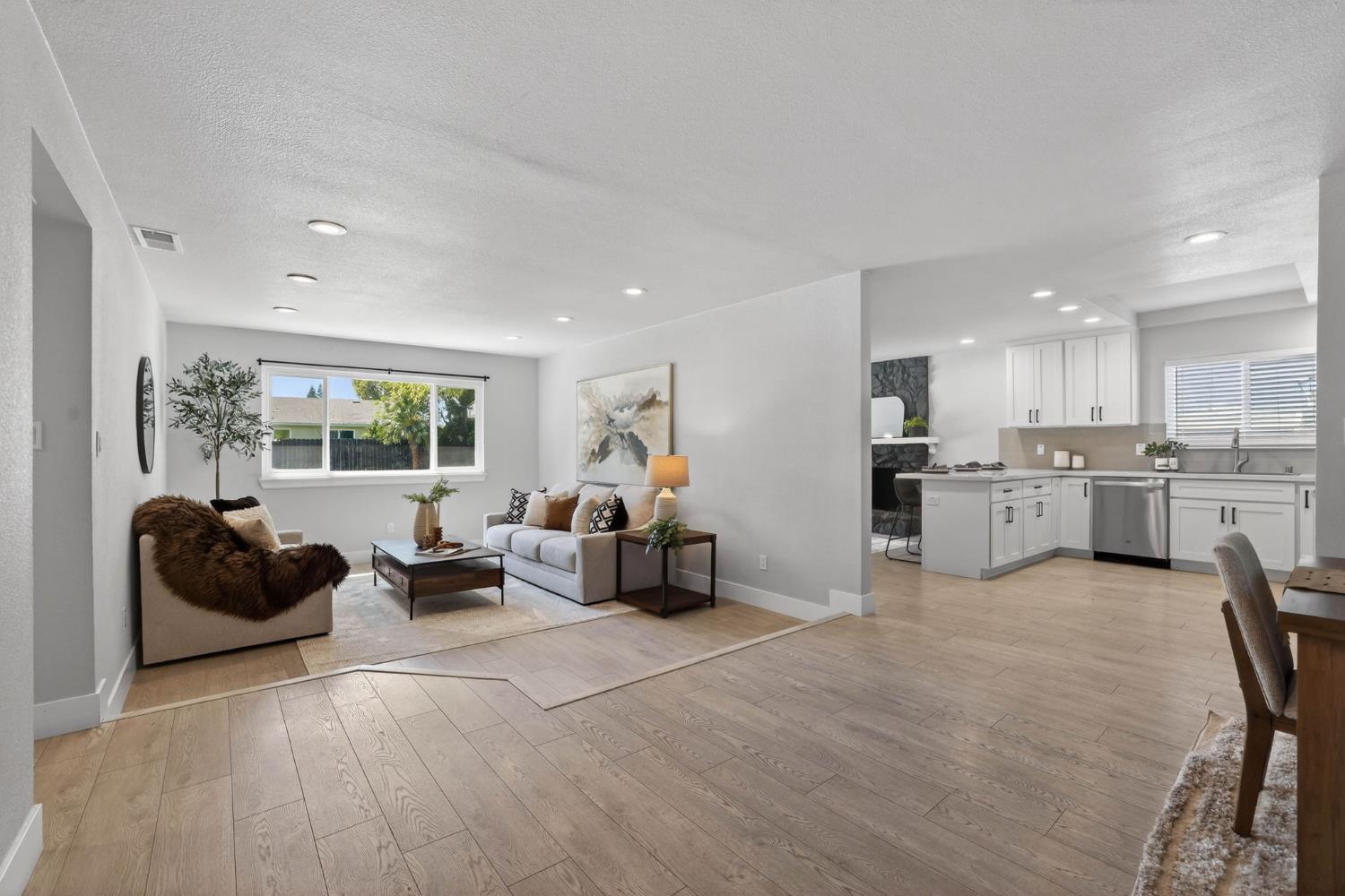 6410 Rolling Way Carmichael, CA 95608 - Photo 16 of 54