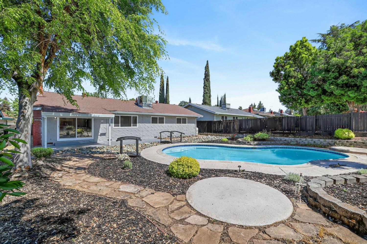 6410 Rolling Way Carmichael, CA 95608 - Photo 2 of 54
