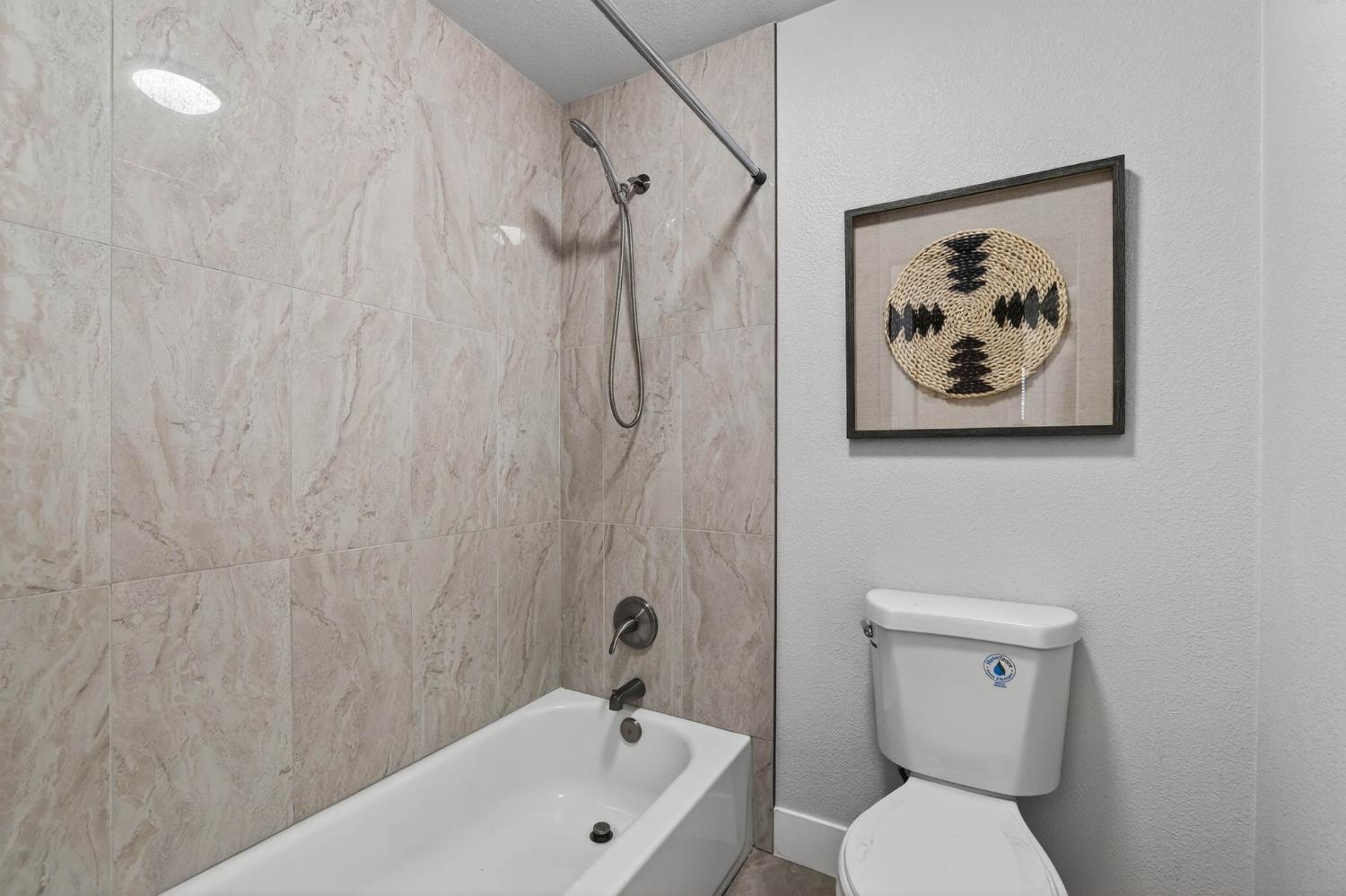 6410 Rolling Way Carmichael, CA 95608 - Photo 23 of 54