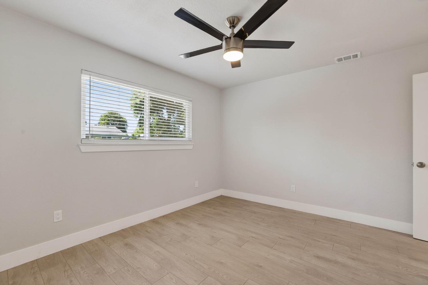 6410 Rolling Way Carmichael, CA 95608 - Photo 31 of 54
