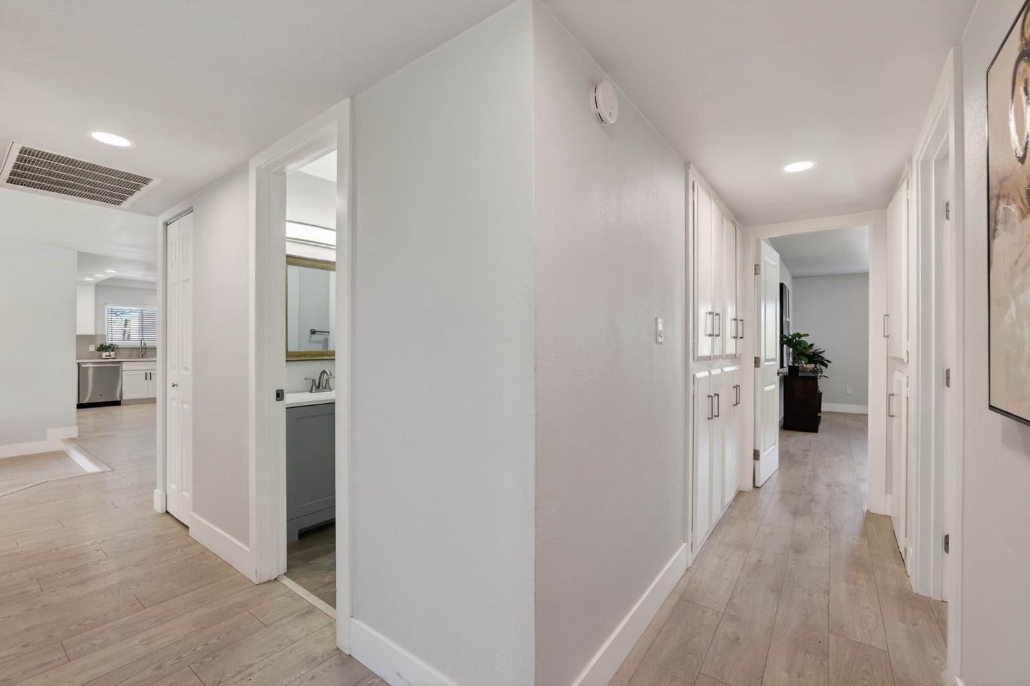 6410 Rolling Way Carmichael, CA 95608 - Photo 33 of 54