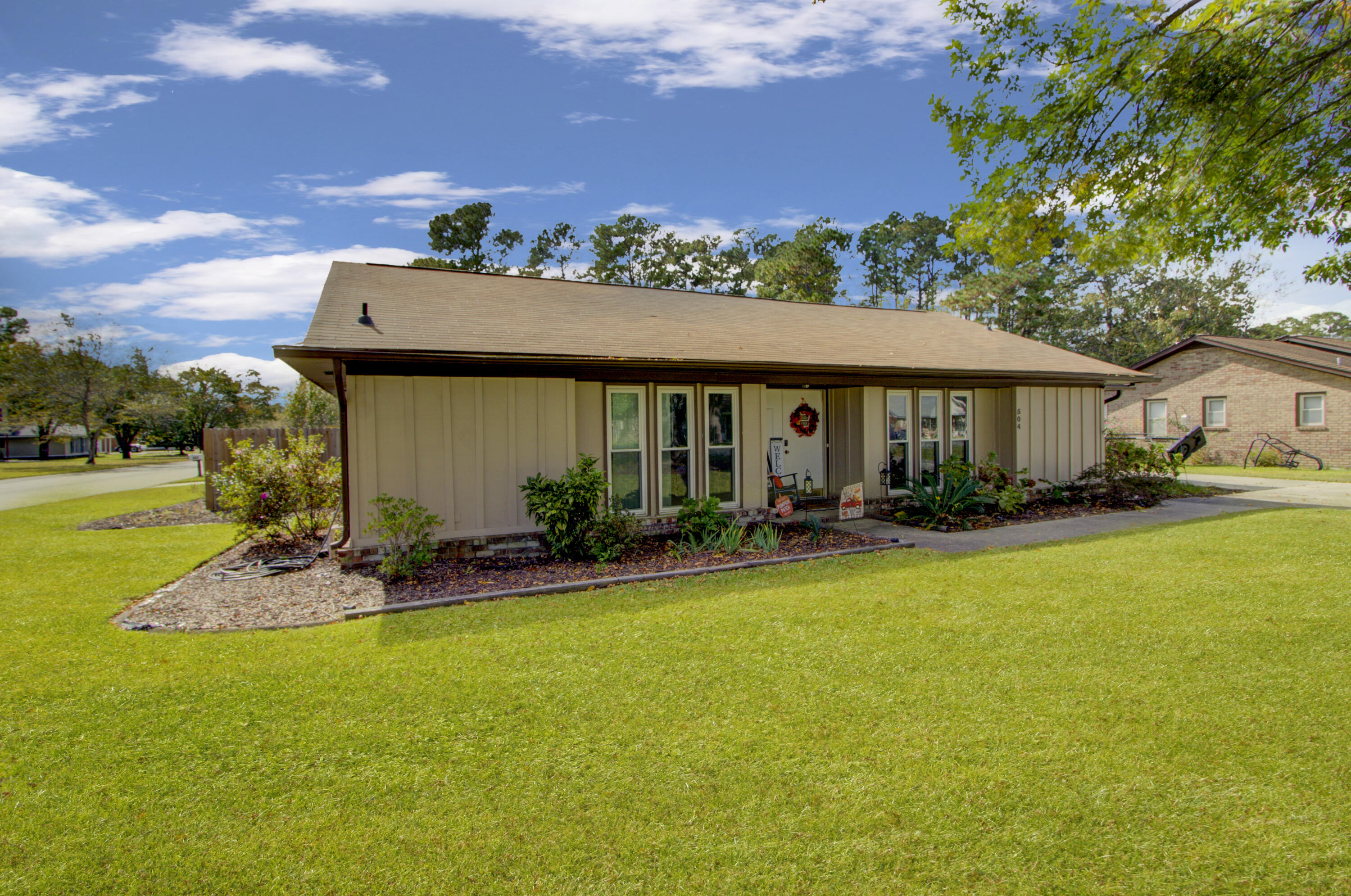 504 Beauregard Road Summerville, SC 29486 - Photo 2 of 26 IMG_0016_7_8