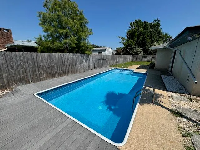 a view of a tennis court