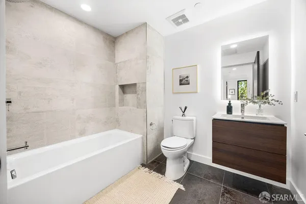 $1,080,000 | 3620 Cesar Chavez, Unit 303, San Francisco, CA 94110