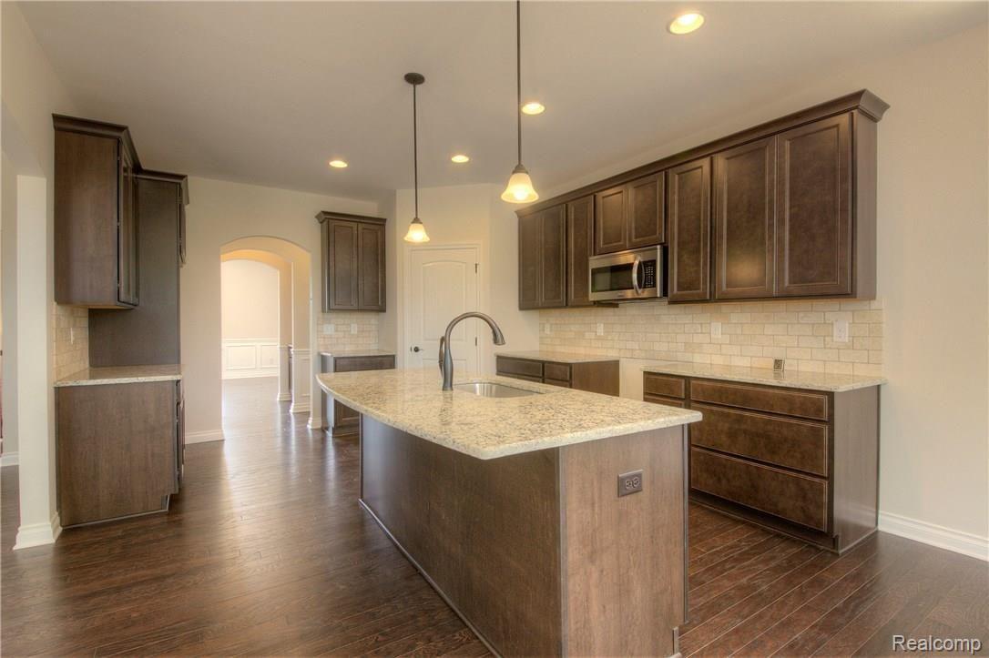 2511 Walnut View Drive Howell, MI 48855 - Photo 12 of 26 930A0473_4_5.jpg