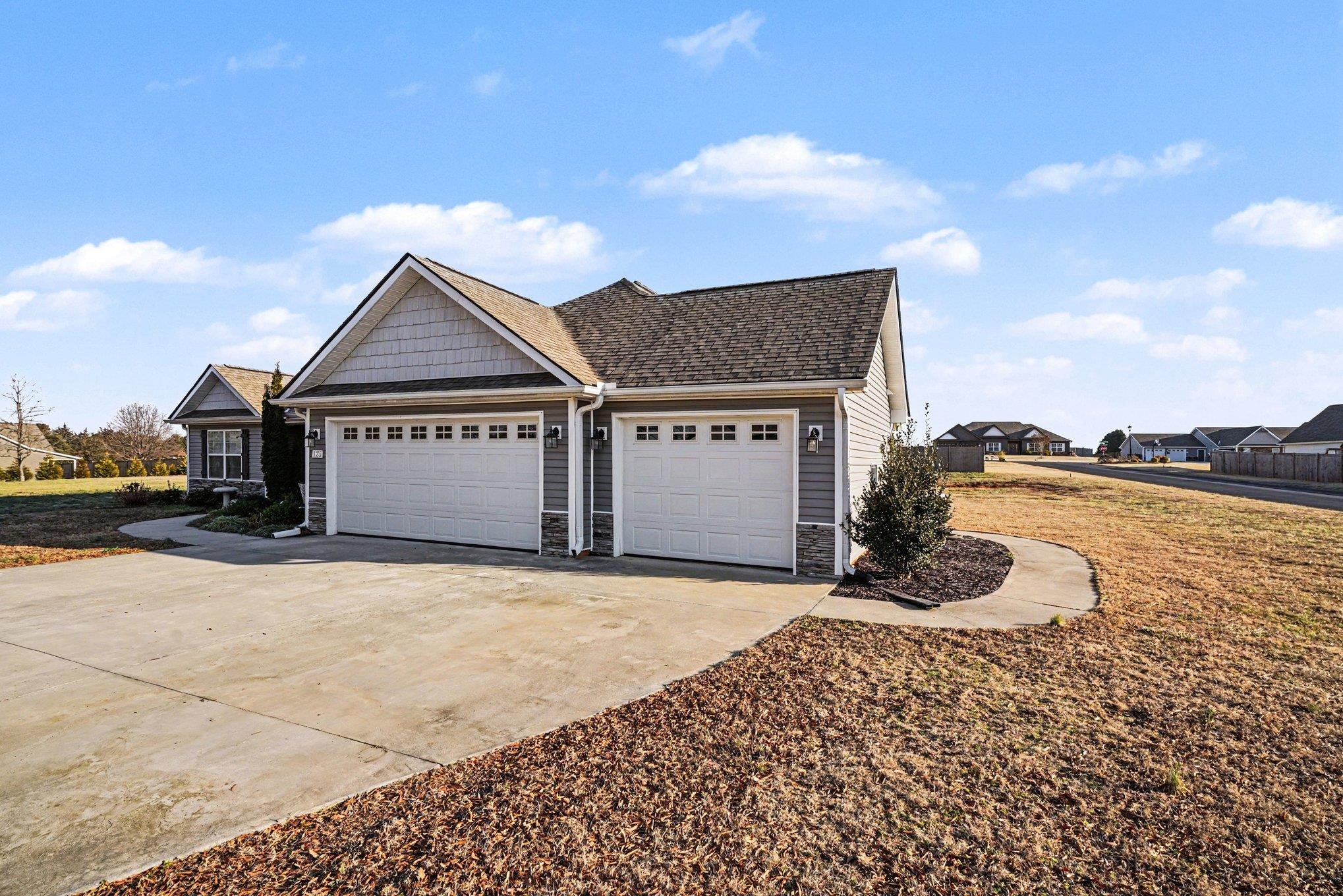 125 Apple Grove Drive Inman, SC 29349 - Photo 2 of 21