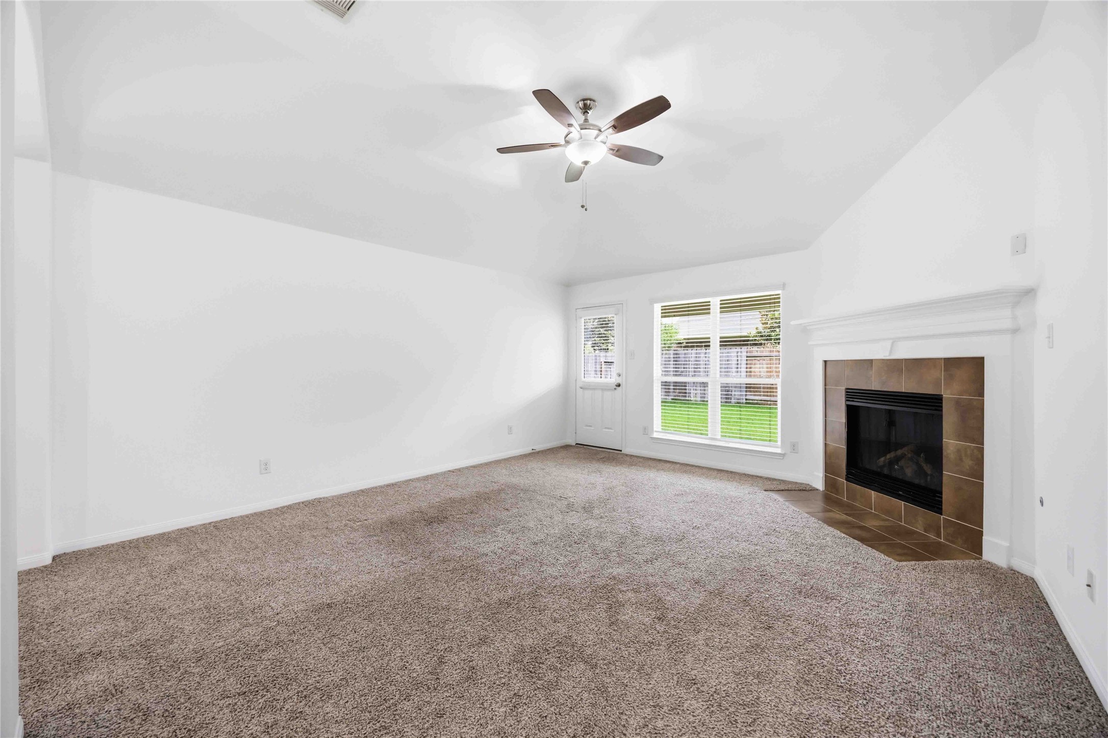 25038 Tancy Ranch Court Katy, TX 77494 - Photo 3 of 32