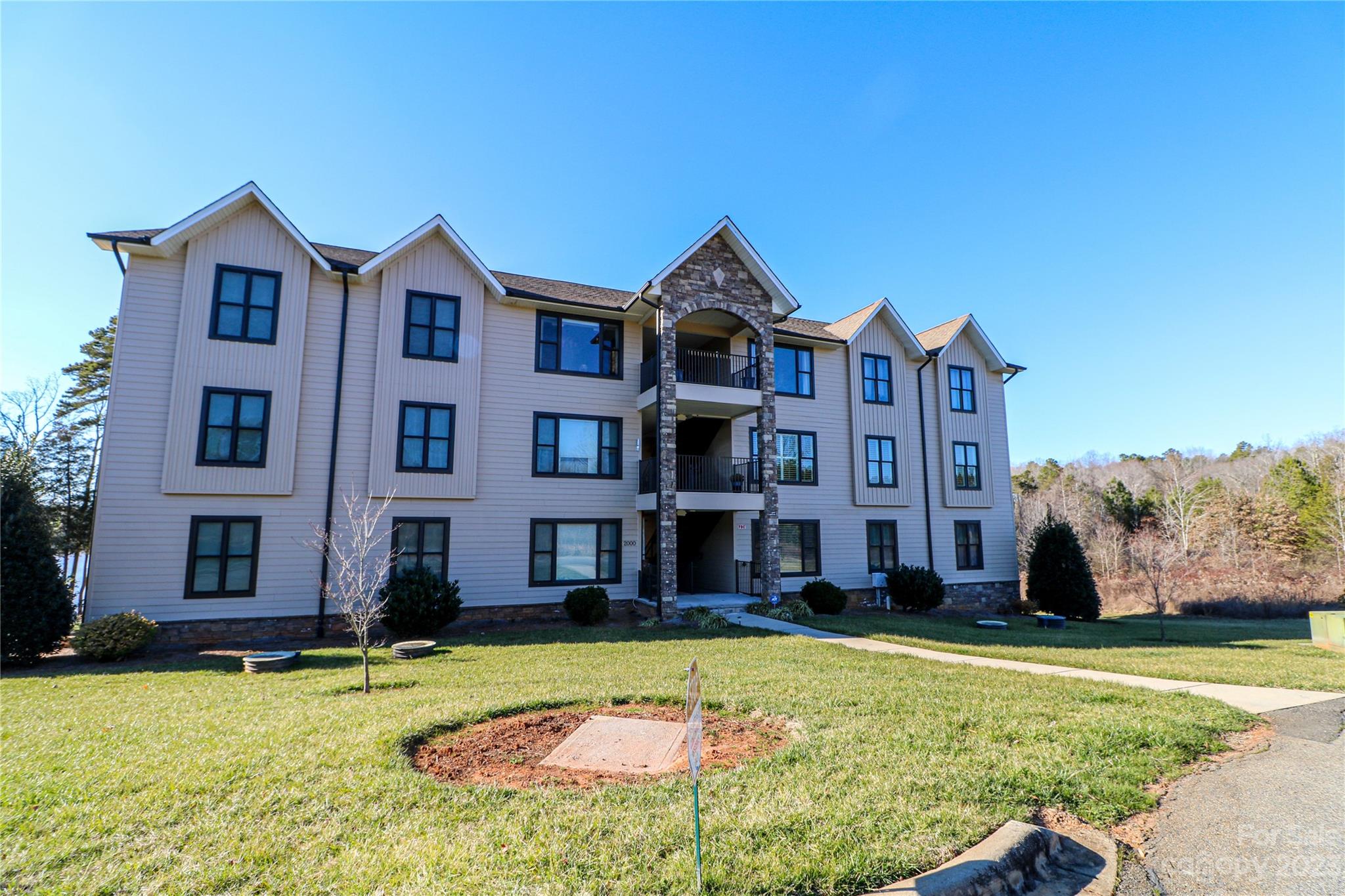 2040 Marina Pointe Road Salisbury, NC 28146 - Photo 3 of 43 Gallery Image 3
