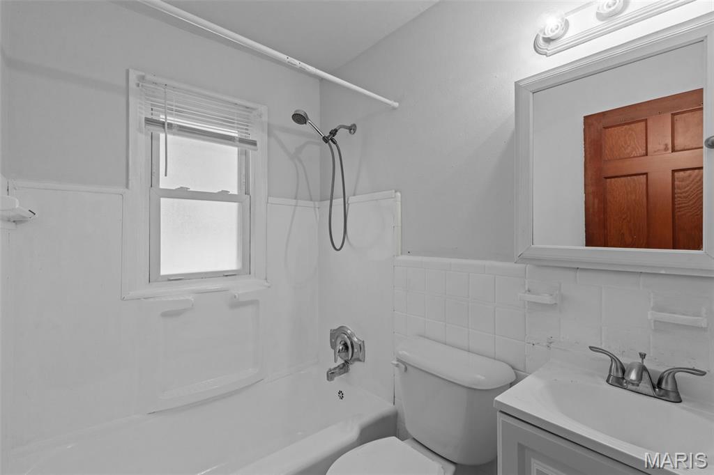 8234 Airport Road St. Louis, MO 63134 - Photo 15 of 26