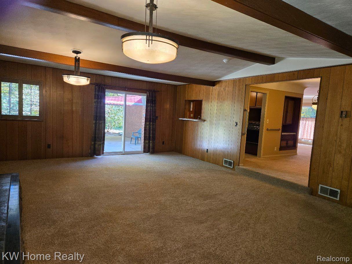 28401 Hawberry Road Farmington, MI 48331 - Photo 8 of 34 Gallery Image 8