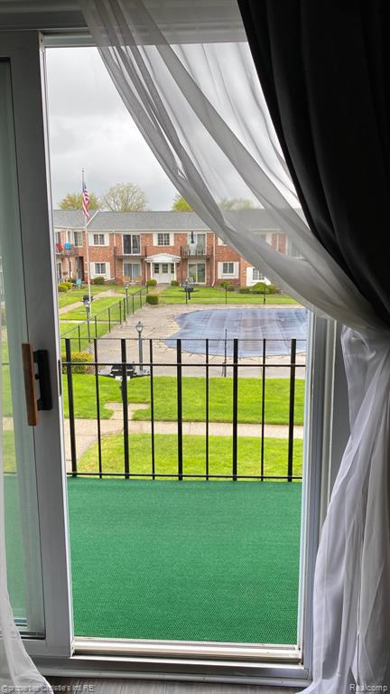 1514 Normandy Road, Unit 203 Royal Oak, MI 48073 - Photo 3 of 29