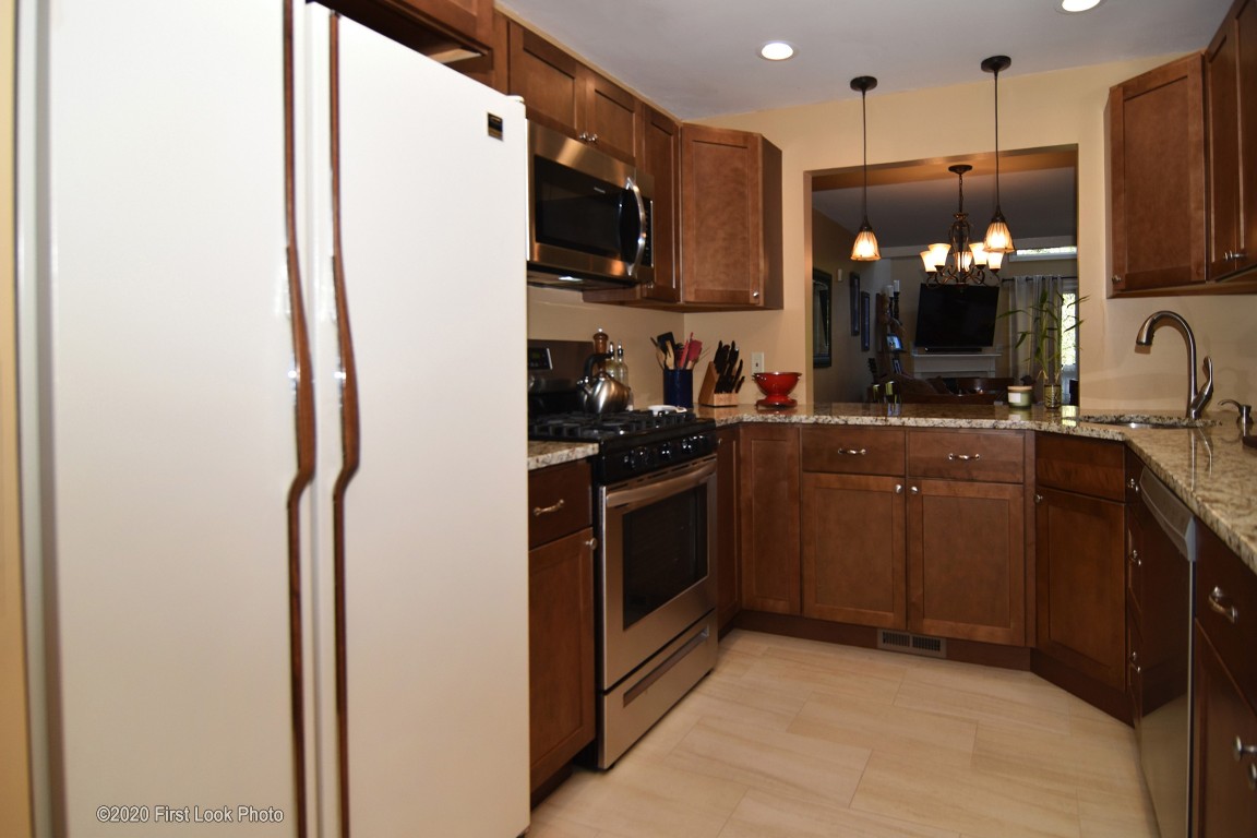 80 Fisher Road, Unit 74 Cumberland, RI 02864 - Photo 11 of 44