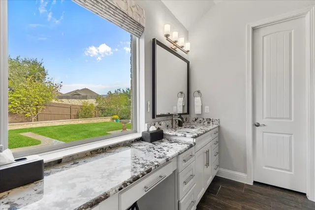 $738,000 | 569 Mendocino Lane, Austin, TX 78737