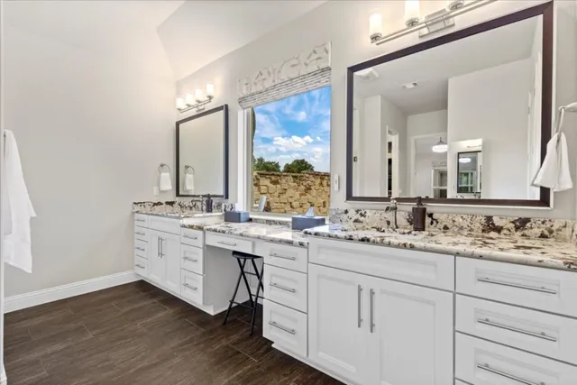 $738,000 | 569 Mendocino Lane, Austin, TX 78737