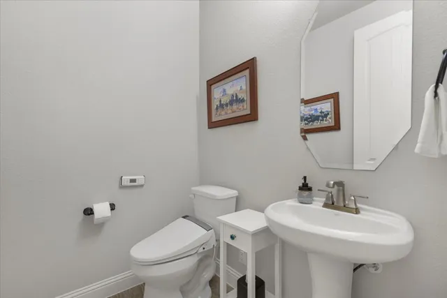 $738,000 | 569 Mendocino Lane, Austin, TX 78737