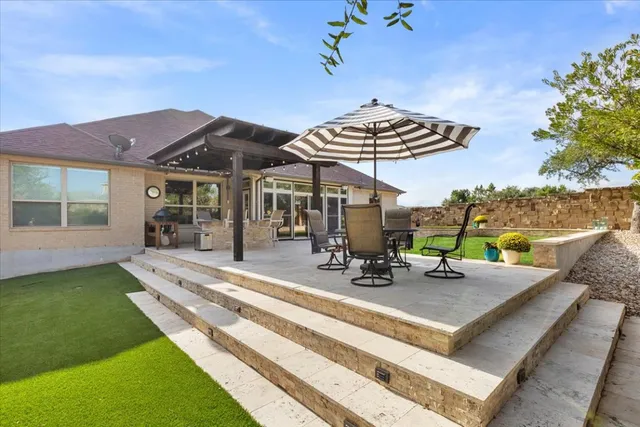 $738,000 | 569 Mendocino Lane, Austin, TX 78737