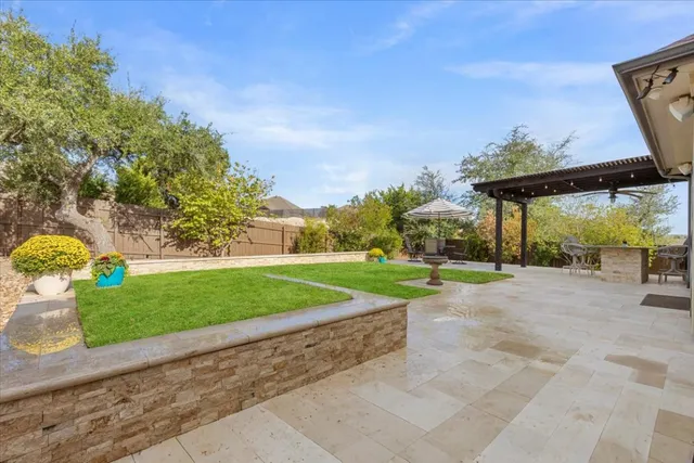 $738,000 | 569 Mendocino Lane, Austin, TX 78737