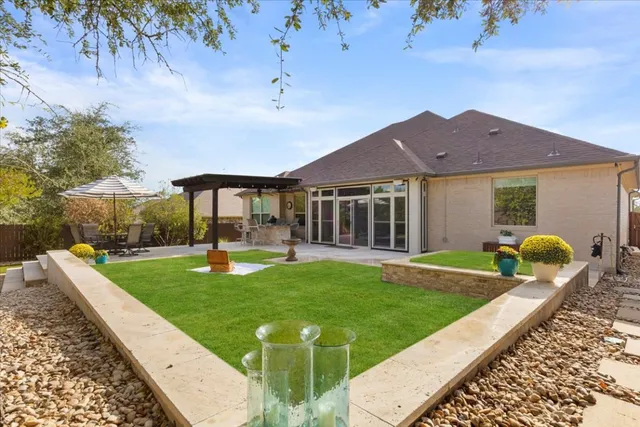 $738,000 | 569 Mendocino Lane, Austin, TX 78737