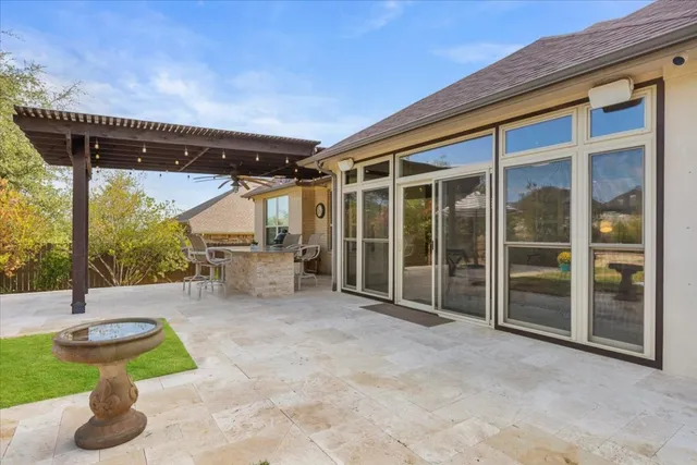 $738,000 | 569 Mendocino Lane, Austin, TX 78737