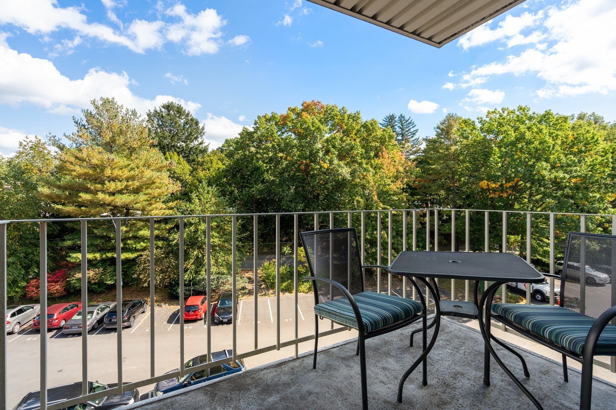 34 Hamilton Road, Unit 404 Arlington, MA 02474 - Photo 5 of 30 Gallery Image 5