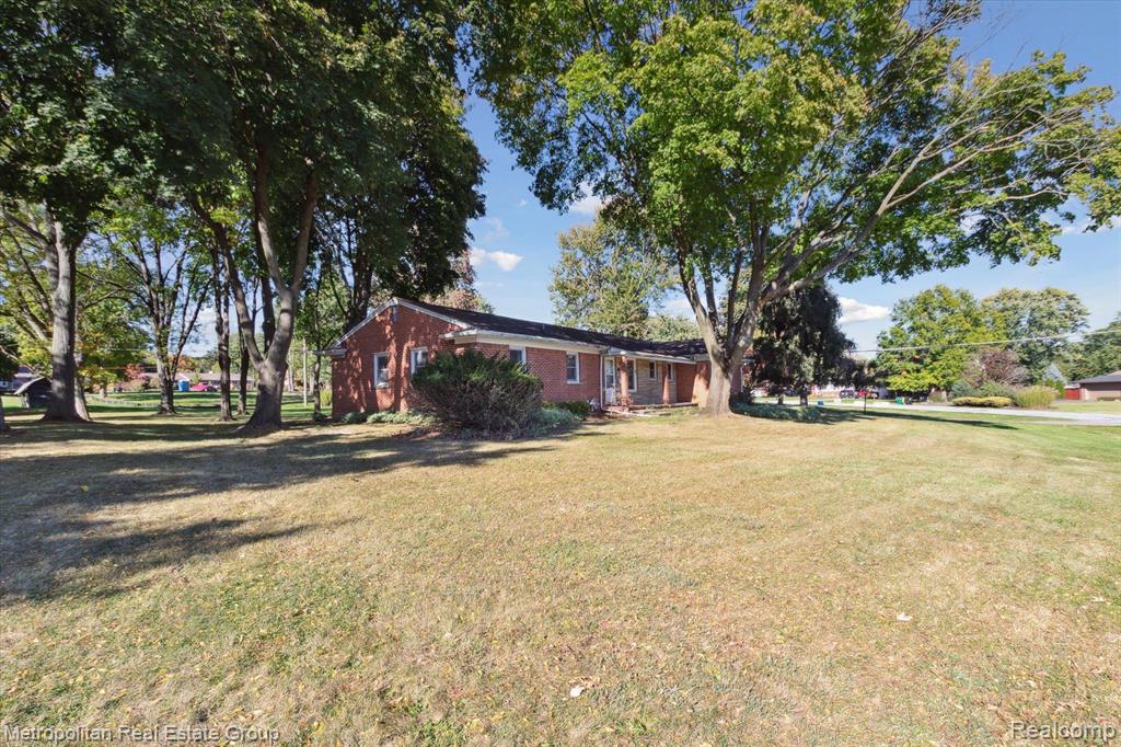 26115 Steele Road Farmington Hills, MI 48331 - Photo 2 of 40