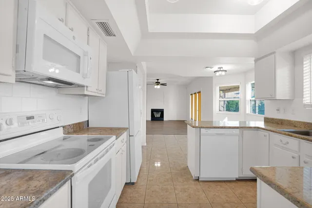 $2,750 | 3623 East Oraibi Drive, Phoenix, AZ 85050