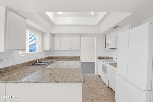 $2,750 | 3623 East Oraibi Drive, Phoenix, AZ 85050