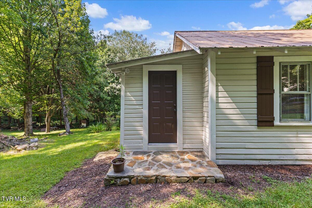 591 Whaley Town Road Butler, TN 37640 - Photo 13 of 40 10-128A0048