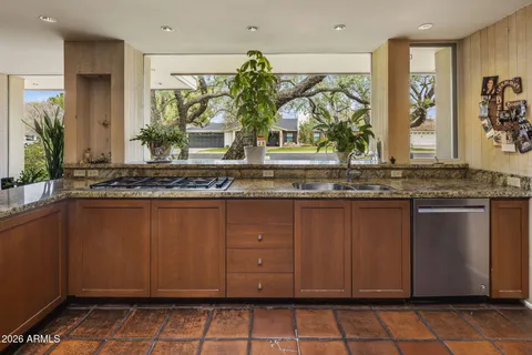 $1,950,000 | 119 West Keim Drive, Phoenix, AZ 85013