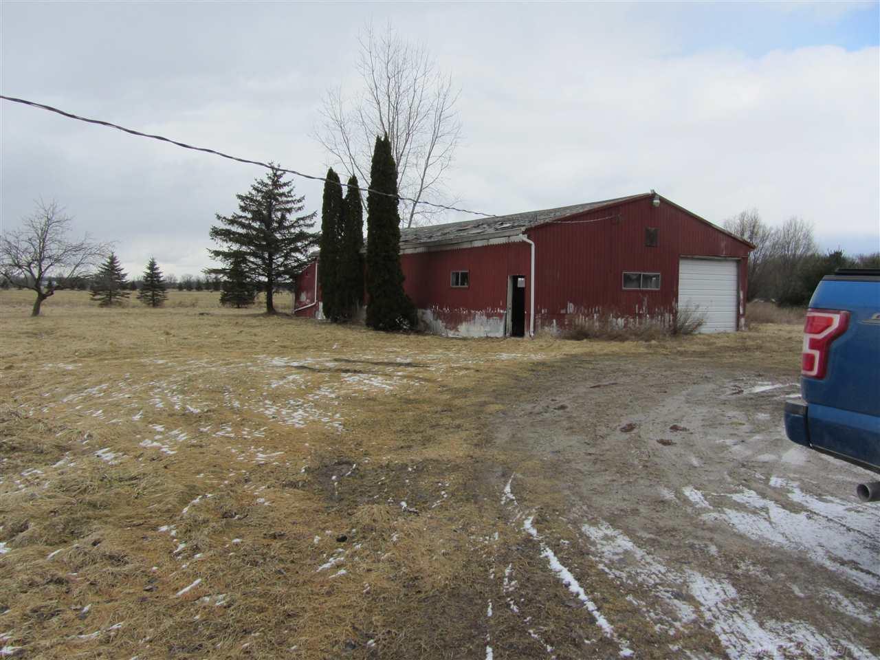22075 McPhall Road Armada, MI 48005 - Photo 3 of 14