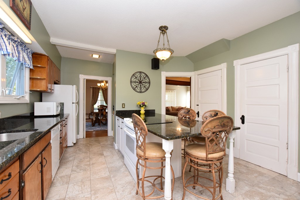62 Osborne Terrace Springfield, MA 01104 - Photo 14 of 30